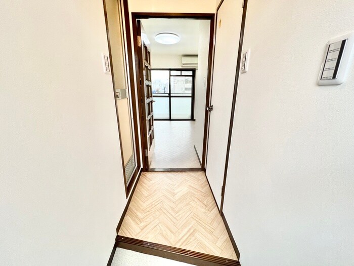 物件内観写真18　(廊下)