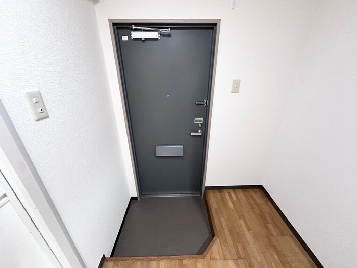 物件内観写真11　(玄関)