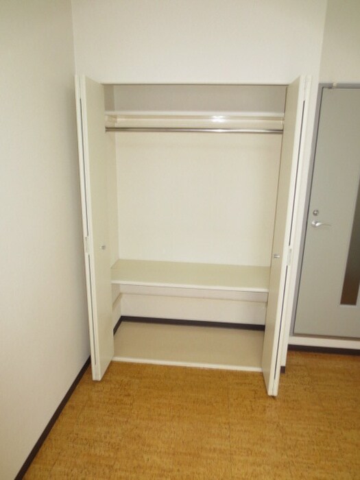 物件内観写真12　(収納)