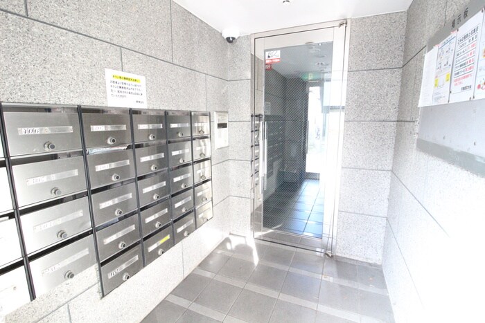 物件外観写真2　(エントランス部分)