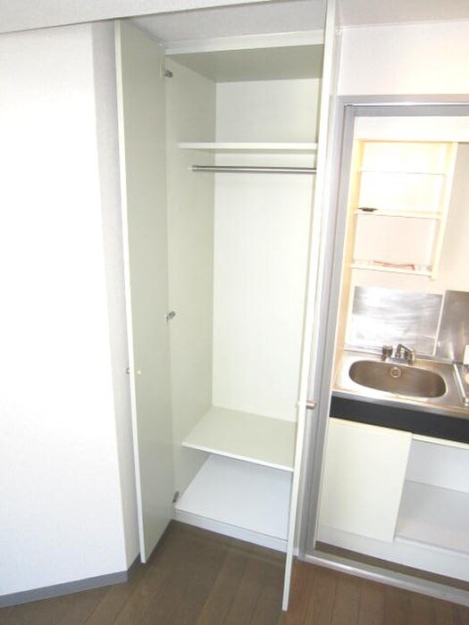 物件内観写真13　(収納)