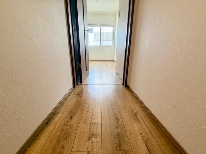 物件内観写真20　(廊下)