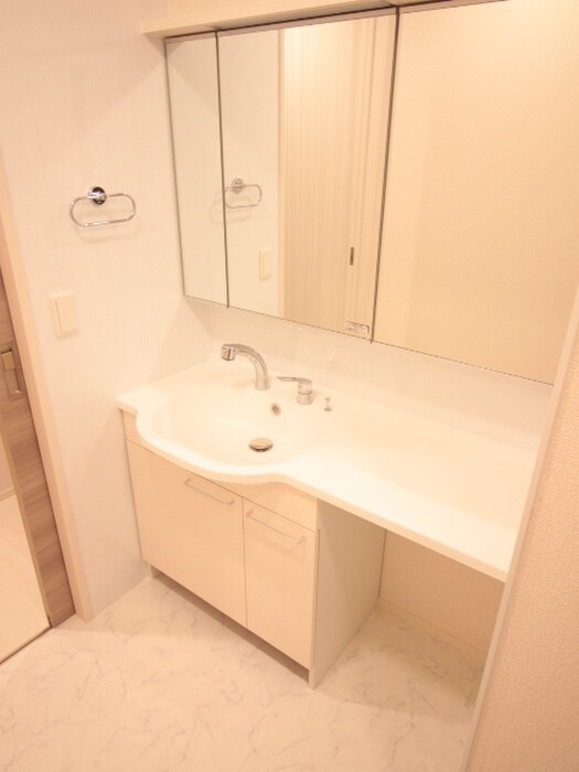 物件内観写真9　(洗面)