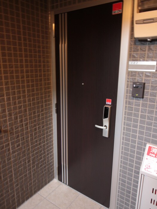 物件内観写真17　(玄関)