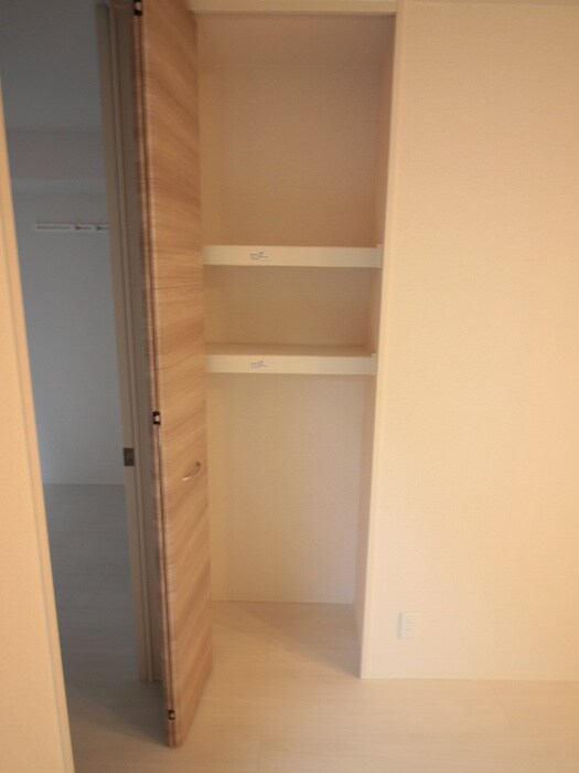 物件内観写真18　(収納)