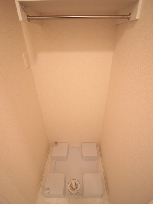 物件内観写真19　(洗濯機置場)