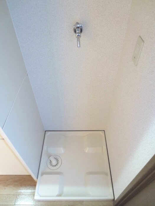 物件内観写真12　(洗濯機置場)