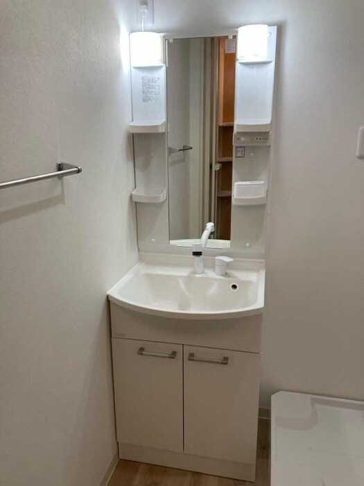 物件内観写真4　(洗面)