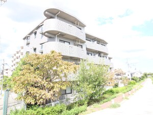 ファミ－ル昆陽池公園外観写真