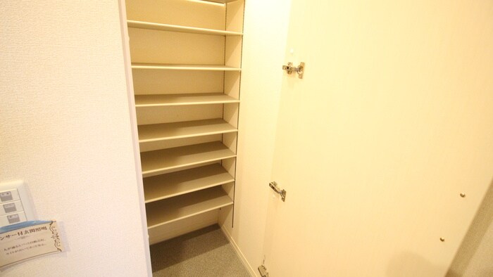 物件内観写真13　(靴箱)