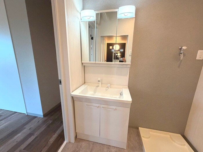 物件内観写真9　(洗面)