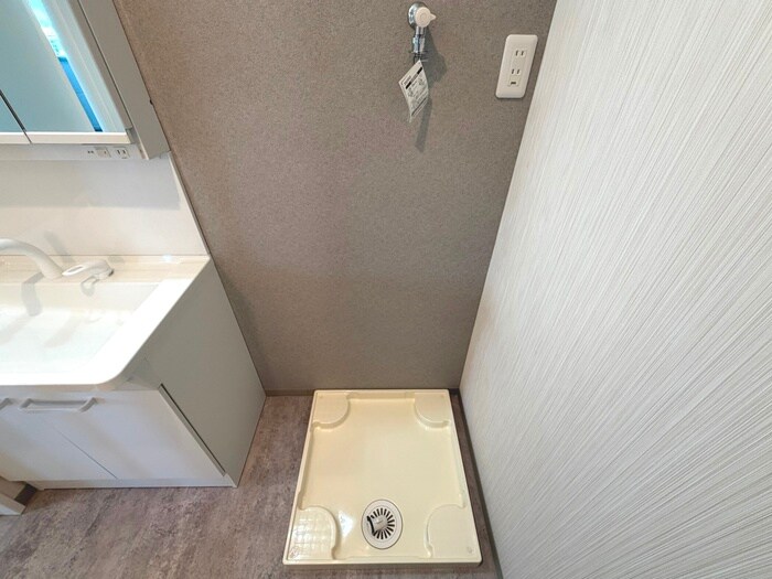 物件内観写真10　(洗濯機置場)