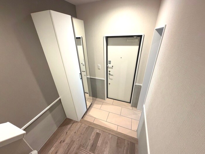 物件内観写真19　(玄関)