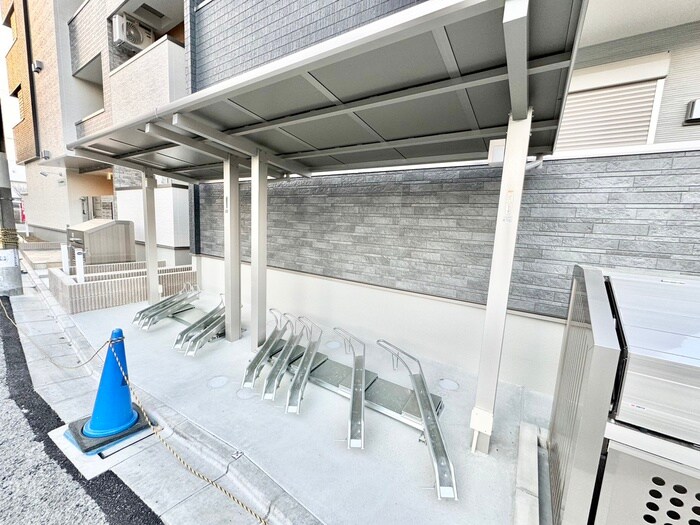 物件外観写真4　(駐輪場)