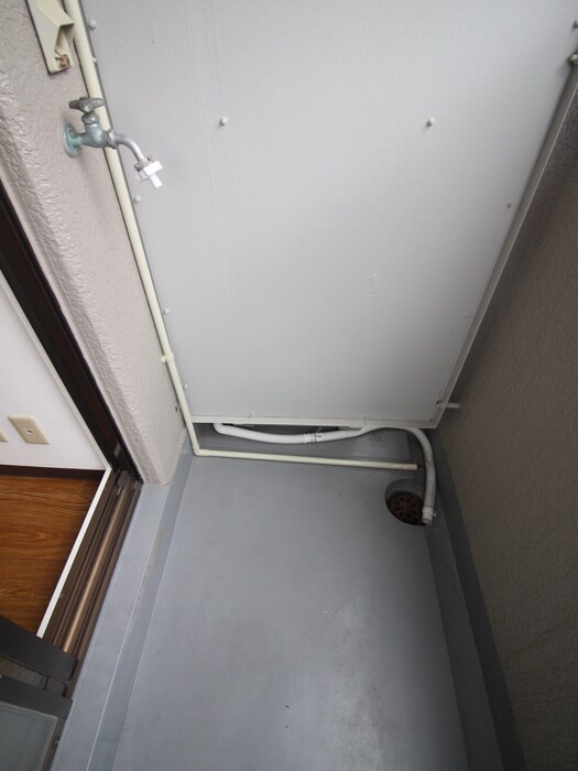 物件内観写真12　(洗濯機置場)