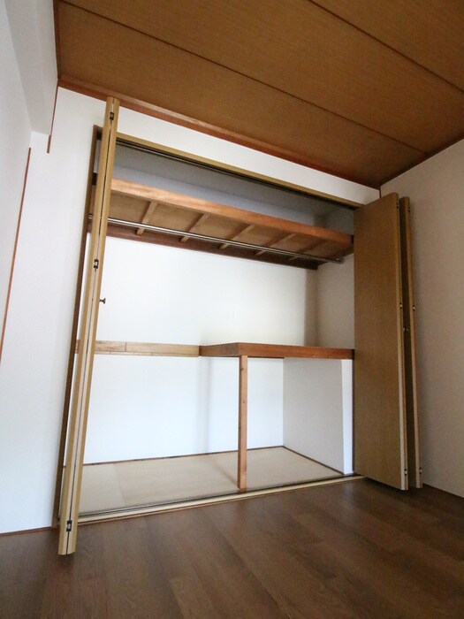 物件内観写真6　(収納)