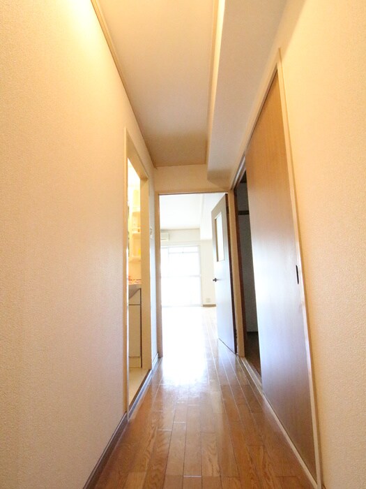 物件内観写真14　(廊下)