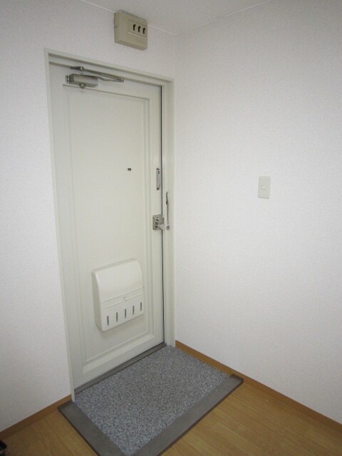 物件内観写真13　(玄関)