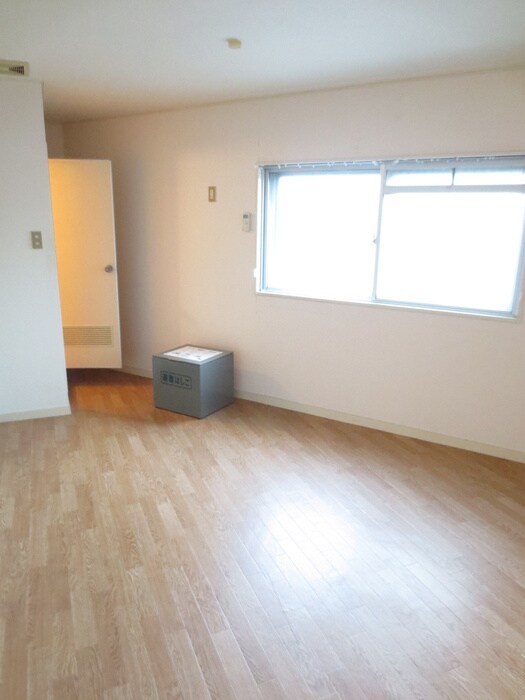 物件内観写真4　(居室)