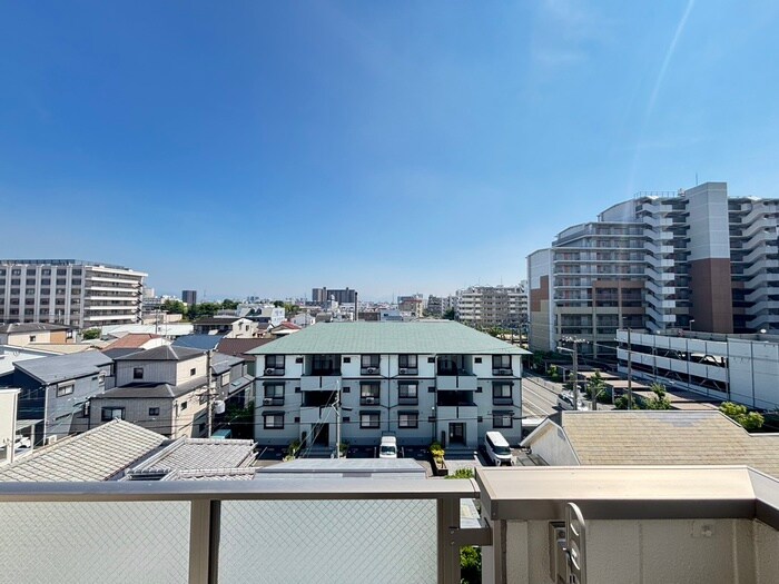 物件内観写真22　(室内からの展望)