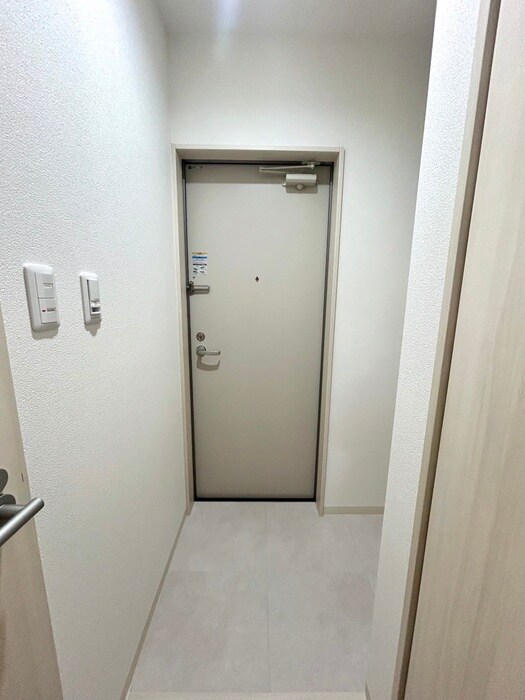 物件内観写真18　(玄関)