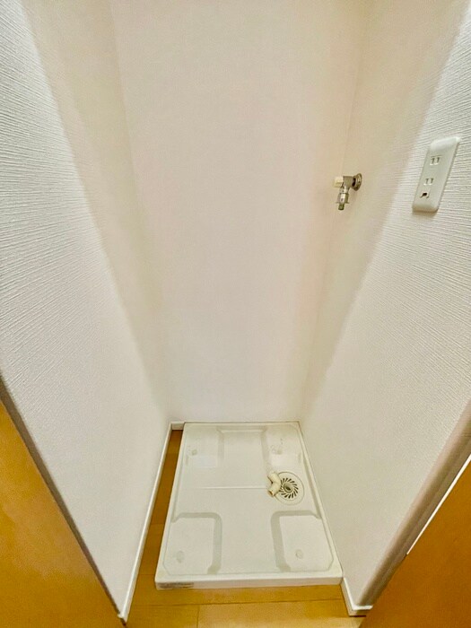 物件内観写真11　(洗濯機置場)