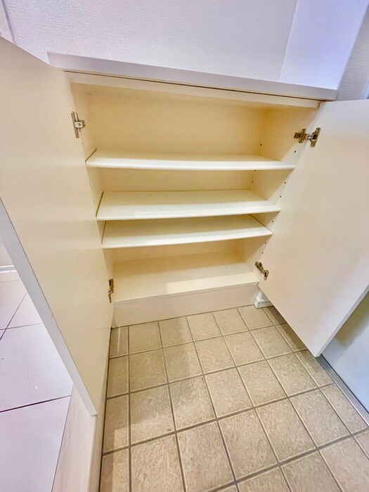 物件内観写真14　(靴箱)