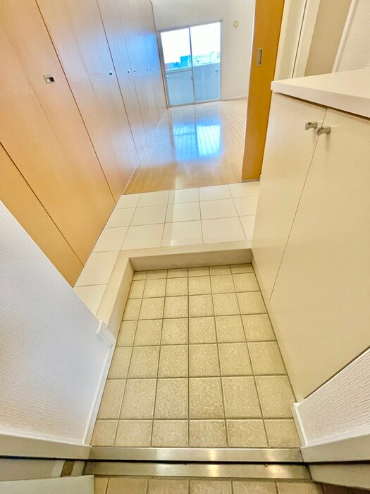物件内観写真15　(玄関)