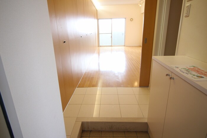 物件内観写真22　(玄関)