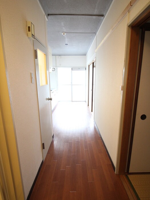 物件内観写真10　(廊下)