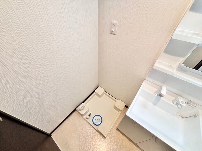 物件内観写真12　(洗濯機置場)