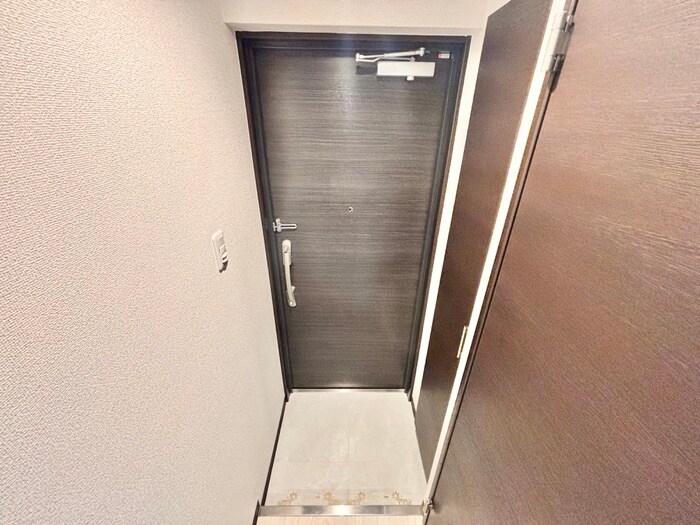 物件内観写真15　(玄関)