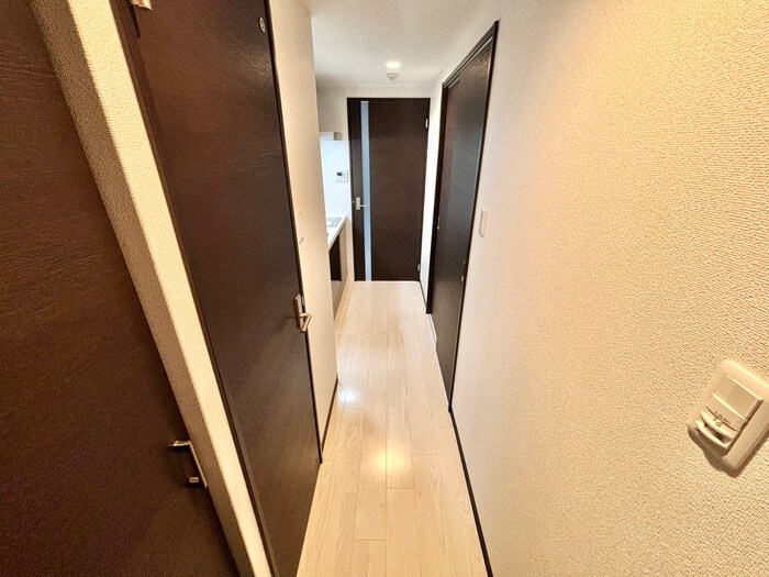 物件内観写真16　(廊下)