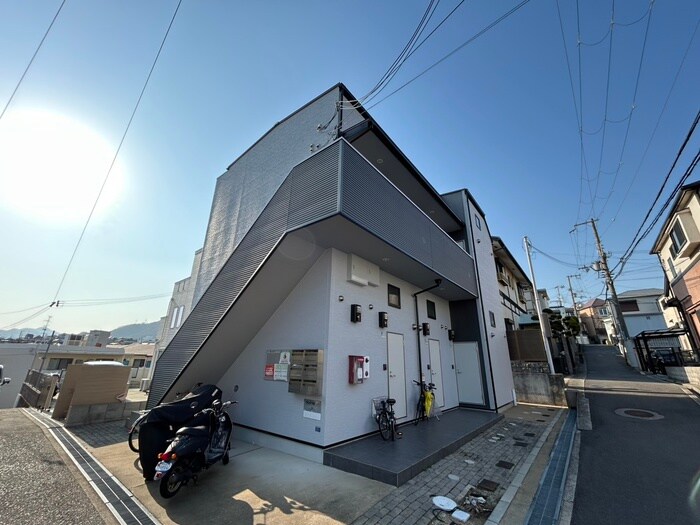 物件外観写真1　(外観写真)