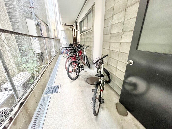 物件外観写真5　(駐輪場)