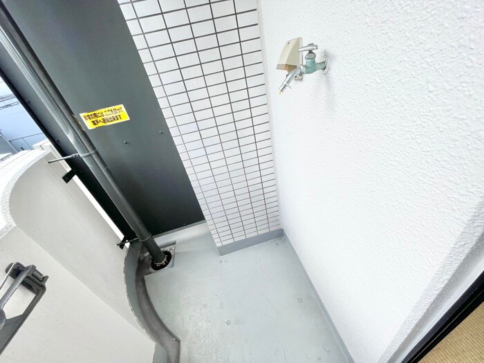 物件内観写真18　(洗濯機置場)