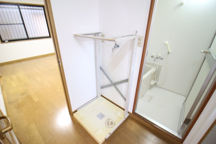 物件内観写真14　(洗濯機置場)