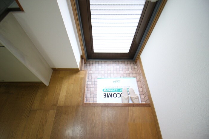 物件内観写真15　(玄関)