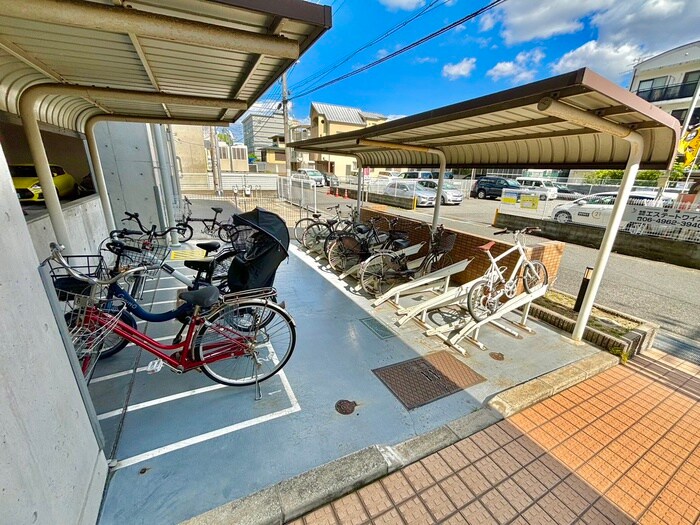 物件外観写真6　(駐輪場)