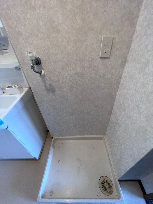 物件内観写真14　(洗濯機置場)