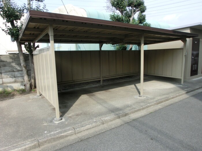 物件外観写真4　(駐輪場)