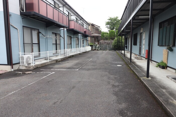 物件外観写真3　(駐車場)