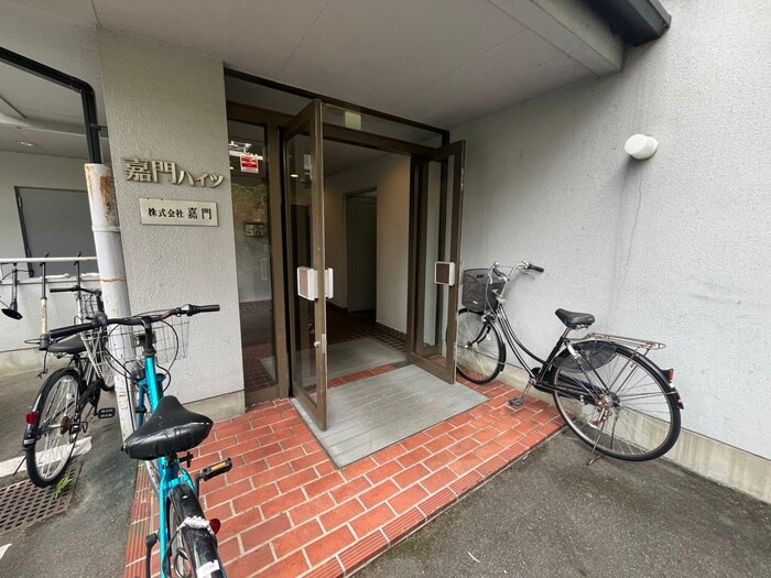 物件外観写真3　(エントランス部分)