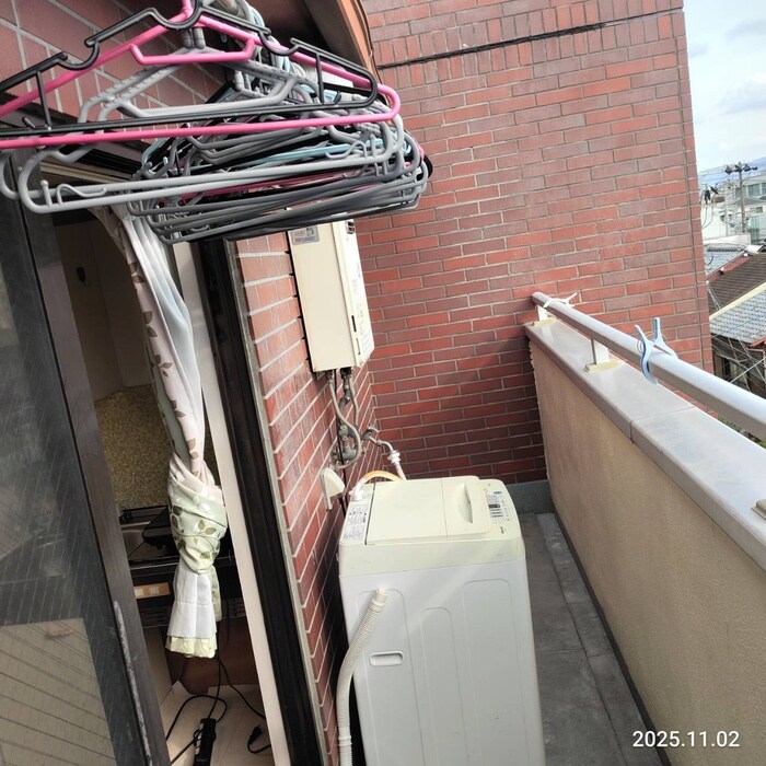 物件内観写真16　(洗濯機置場)