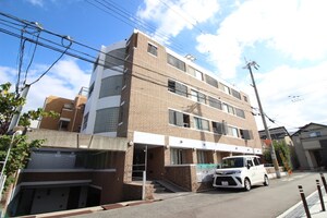 ファミリーハイツ岡町外観写真