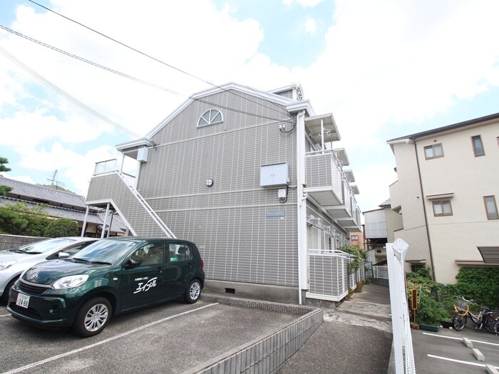 物件外観写真3　(駐車場)