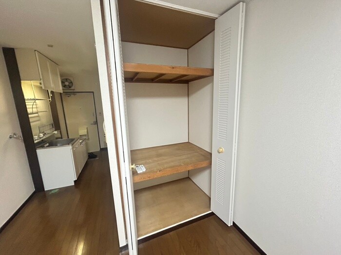 物件内観写真15　(収納)