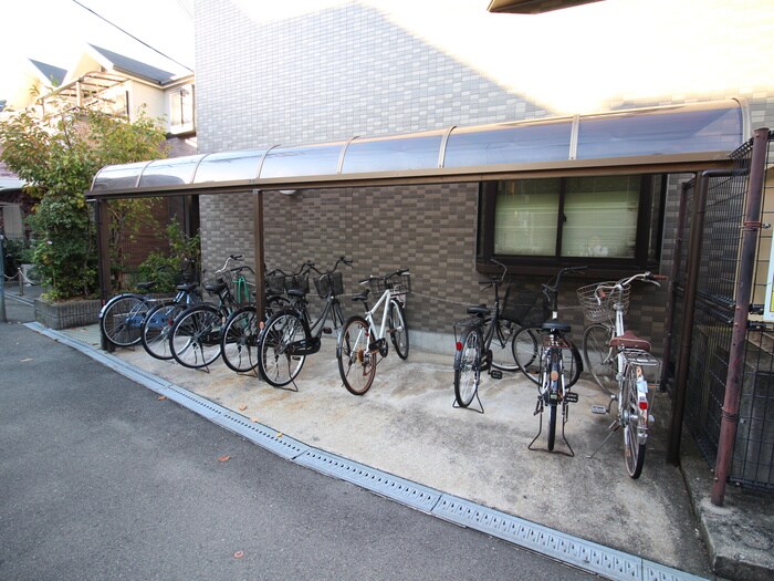 物件外観写真3　(駐輪場)