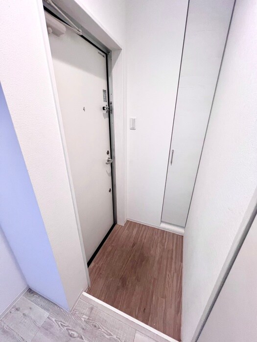 物件内観写真18　(玄関)
