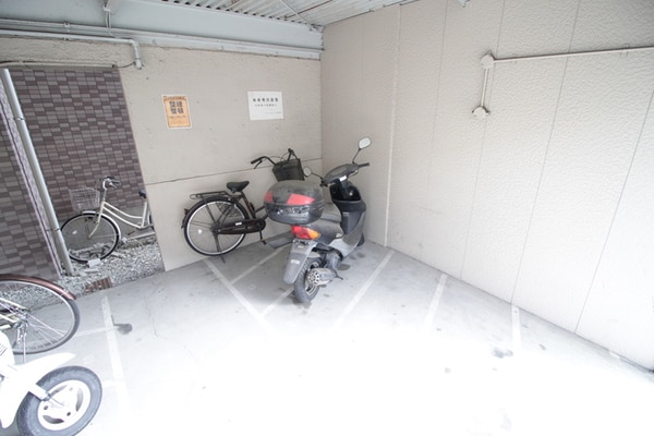 バイク置き場